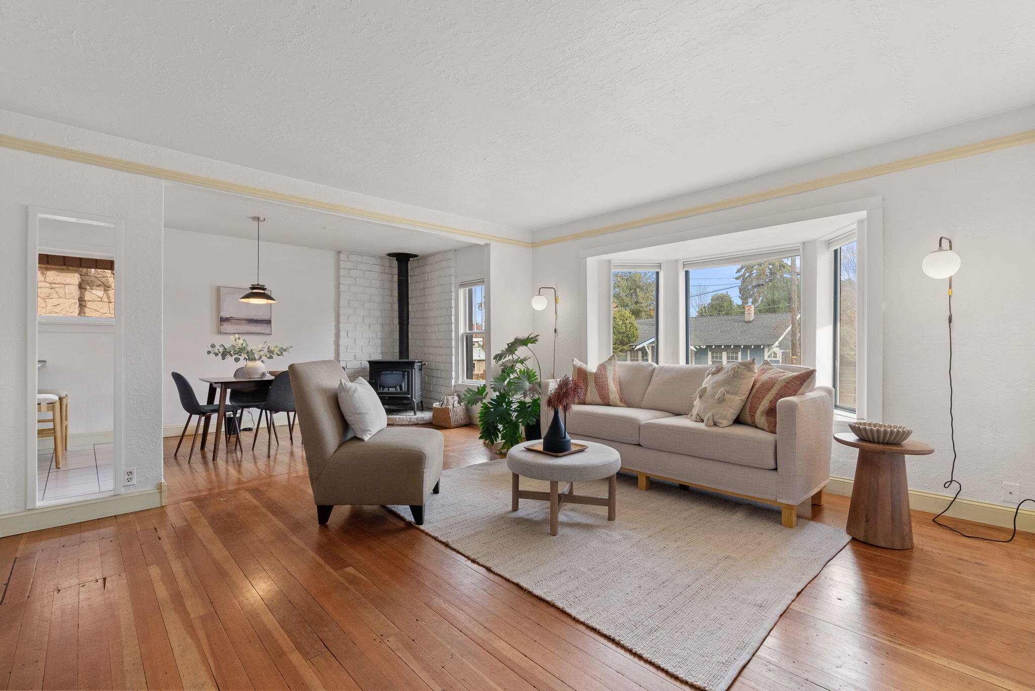 145 NW Jefferson Place