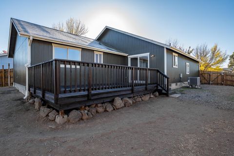 Tiny photo for 2841 SW Pumice Avenue, Redmond, OR 97756 (MLS # 220211041)