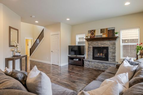 Tiny photo for 3137 NE Flagstone Avenue, Bend, OR 97701 (MLS # 220217502)