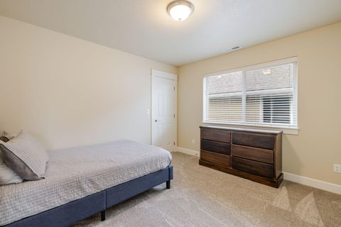 Tiny photo for 3137 NE Flagstone Avenue, Bend, OR 97701 (MLS # 220217502)