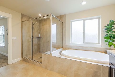 Tiny photo for 3137 NE Flagstone Avenue, Bend, OR 97701 (MLS # 220217502)