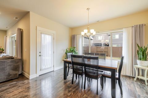 Tiny photo for 3137 NE Flagstone Avenue, Bend, OR 97701 (MLS # 220217502)