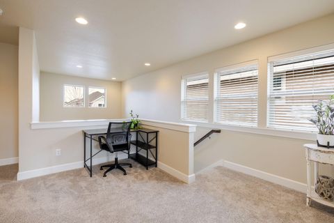 Tiny photo for 3137 NE Flagstone Avenue, Bend, OR 97701 (MLS # 220217502)