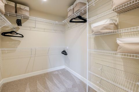 Tiny photo for 3137 NE Flagstone Avenue, Bend, OR 97701 (MLS # 220217502)