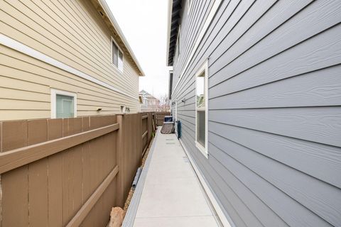 Tiny photo for 3137 NE Flagstone Avenue, Bend, OR 97701 (MLS # 220217502)