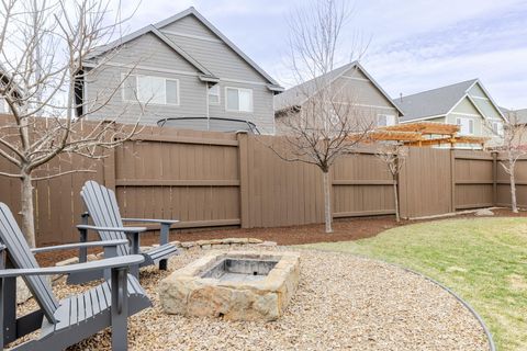 Tiny photo for 3137 NE Flagstone Avenue, Bend, OR 97701 (MLS # 220217502)