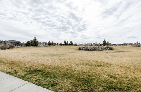 Tiny photo for 3137 NE Flagstone Avenue, Bend, OR 97701 (MLS # 220217502)