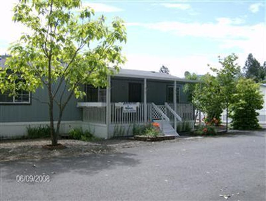 Nicely located 3B 2B near back of park for maximum privacy- typical open floor plan, nice front deck w/ planters on rail, good landscaping on front. Priced to sell @38,500, need quick sale