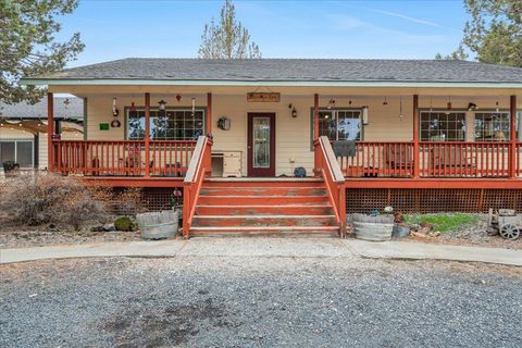 Photo of 3855 NW Montgomery Avenue, Redmond, OR 97756 (MLS # 220212148)