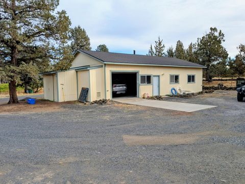 Tiny photo for 3855 NW Montgomery Avenue, Redmond, OR 97756 (MLS # 220212148)