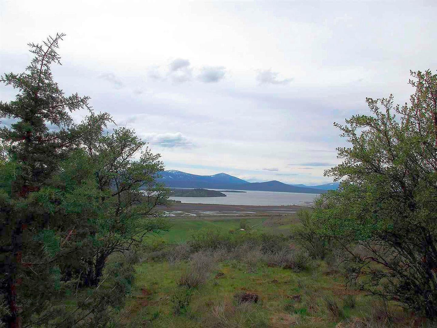 Paradise Hill - Land