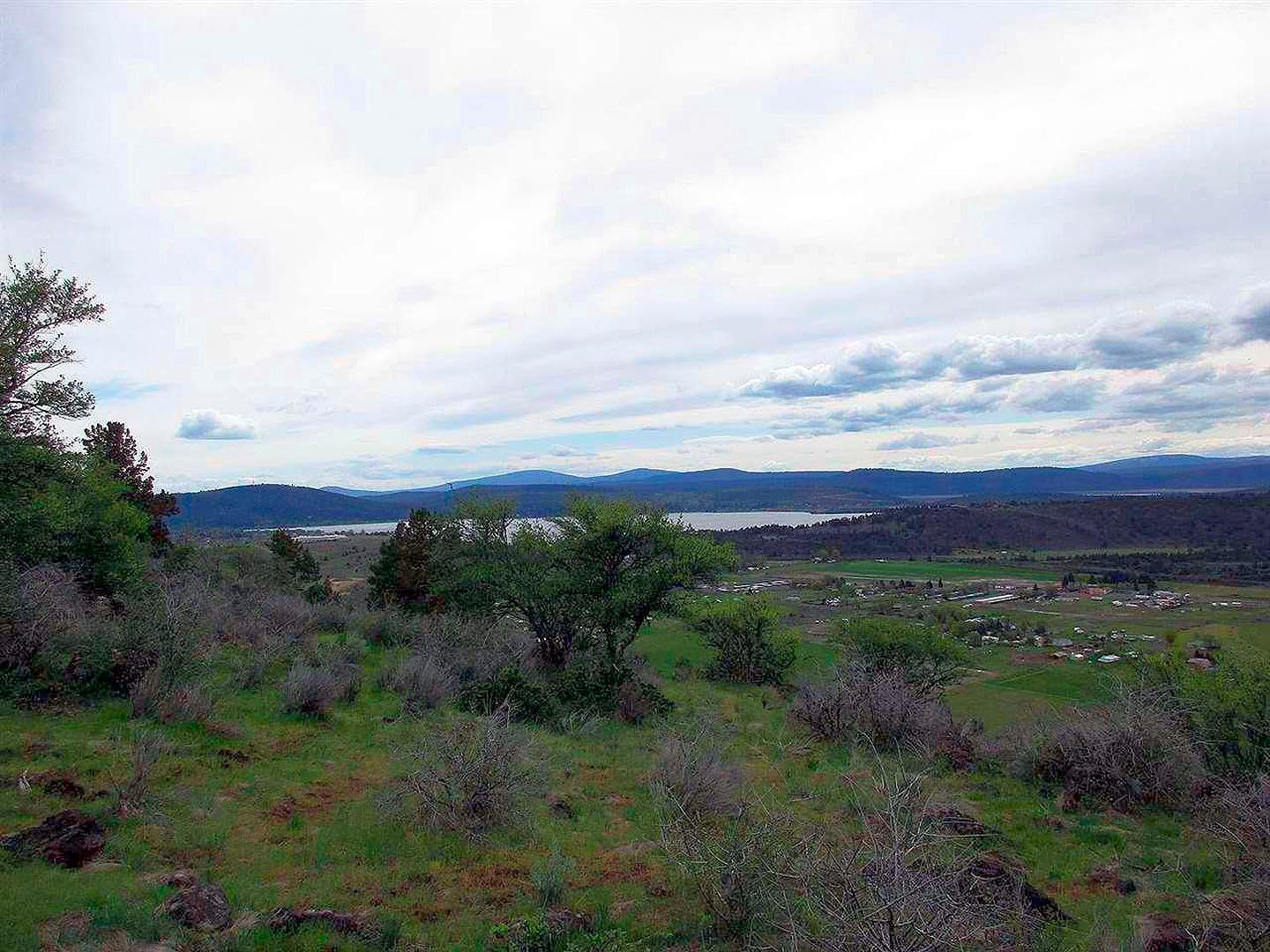 Paradise Hill - Land