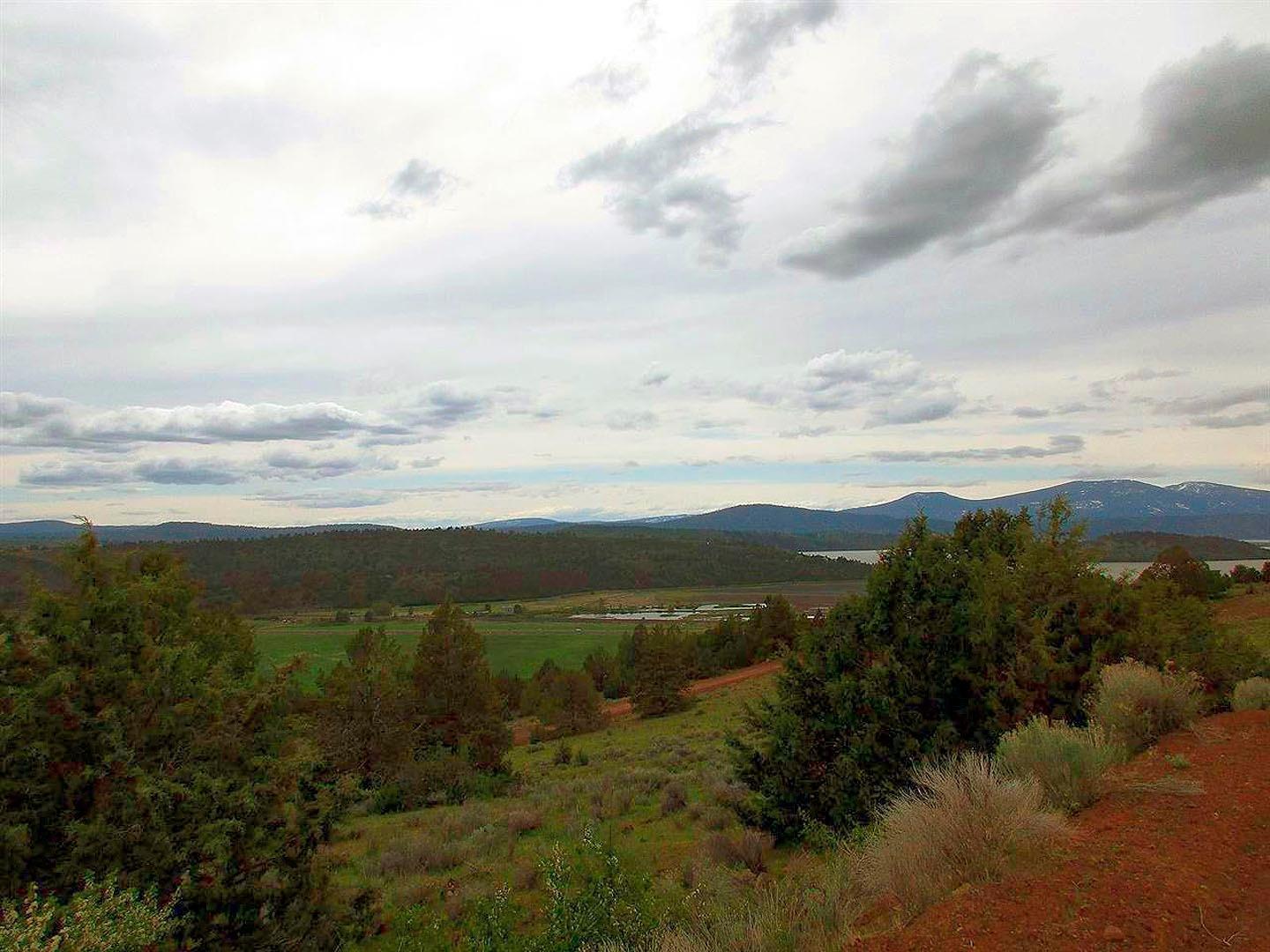 Paradise Hill - Land