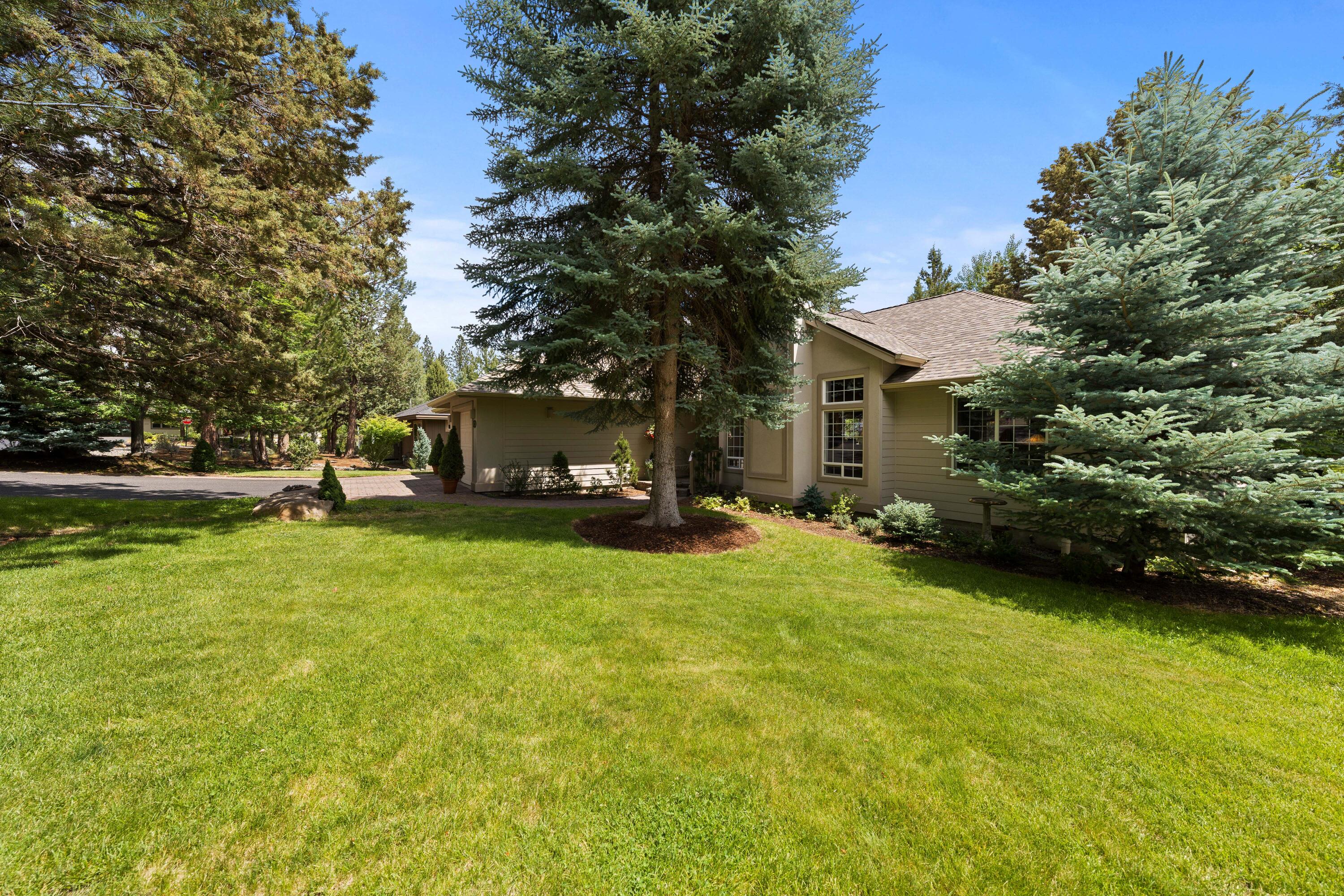 2697 NW Whitworth Way