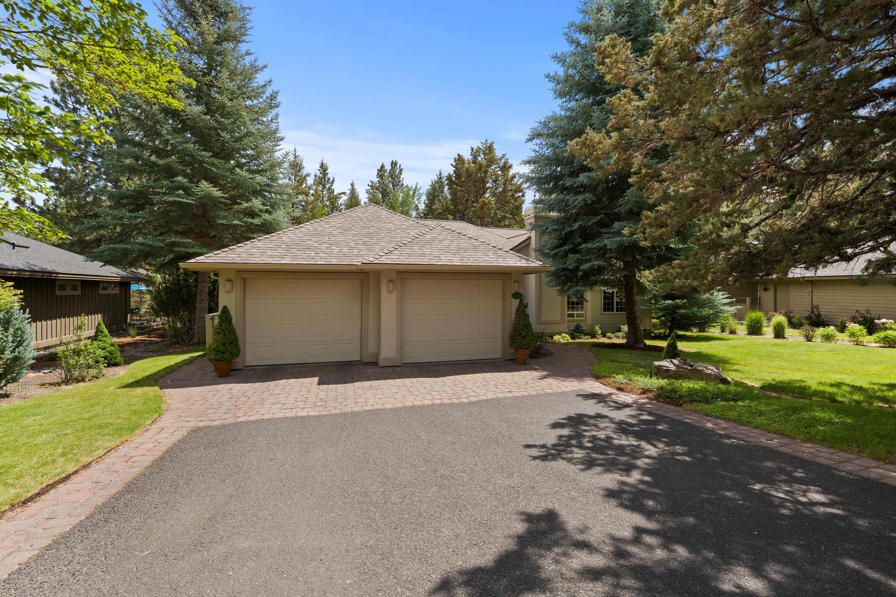 2697 NW Whitworth Way