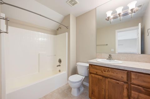 Tiny photo for 2055 NW Larch Avenue, Redmond, OR 97756 (MLS # 220211696)