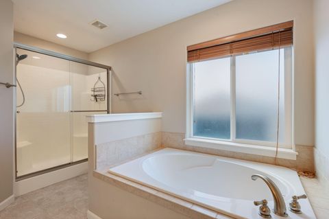 Tiny photo for 2055 NW Larch Avenue, Redmond, OR 97756 (MLS # 220211696)