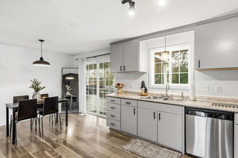 Tiny photo for 775 Garfield Street, Medford, OR 97501 (MLS # 220212777)