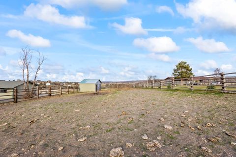 Tiny photo for 896 SE Dover Lane, Madras, OR 97741 (MLS # 220213745)