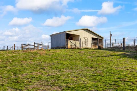 Tiny photo for 896 SE Dover Lane, Madras, OR 97741 (MLS # 220213745)