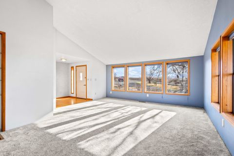 Tiny photo for 896 SE Dover Lane, Madras, OR 97741 (MLS # 220213745)