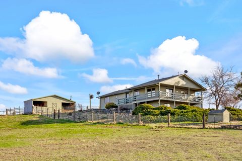 Tiny photo for 896 SE Dover Lane, Madras, OR 97741 (MLS # 220213745)