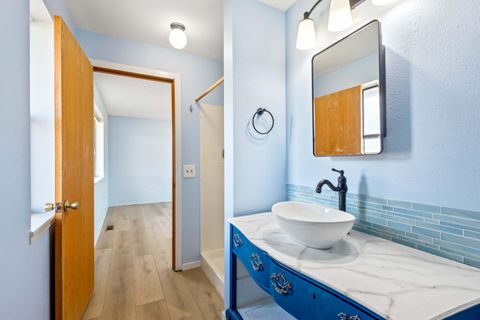 Tiny photo for 896 SE Dover Lane, Madras, OR 97741 (MLS # 220213745)