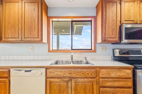 Tiny photo for 896 SE Dover Lane, Madras, OR 97741 (MLS # 220213745)