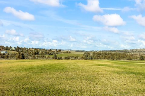 Tiny photo for 896 SE Dover Lane, Madras, OR 97741 (MLS # 220213745)