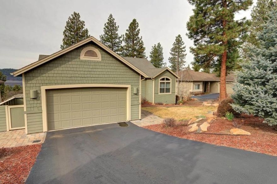 Live Amongst The Pines And Fir Trees In Sunny Southern Oregon At The Running Y Resort Just South Of World Renowned Crater Lake National Park. Open Floor Plan With A Great Room And High Ceilings. Custom Kitchen Alder, Chestnut Stained Kitchen Cabinents. Large Deck Overlooking The Operational Running Y Ranch And Surrounding Hillsides. Powered Awning And Ample Bbq And Outdoor Furnature Space, And 220 Power For A Hot Tub. Live And Play At The Running Y Resort.Enjoy All The Ammentities The Resort Has To Offer Including Indoor Pool And Spa, Tennis, Hiking And Bicycling Trails And One Of The Nations Most Popular Arnold Palmer 18 Hole Golf Course. Home Has A Large Storage Space Under Deck And Main Floor. Many Home Owners Have Converted The Space Under The Deck To A Small Utility Garage Creating A Large Amount Of Storage Space.