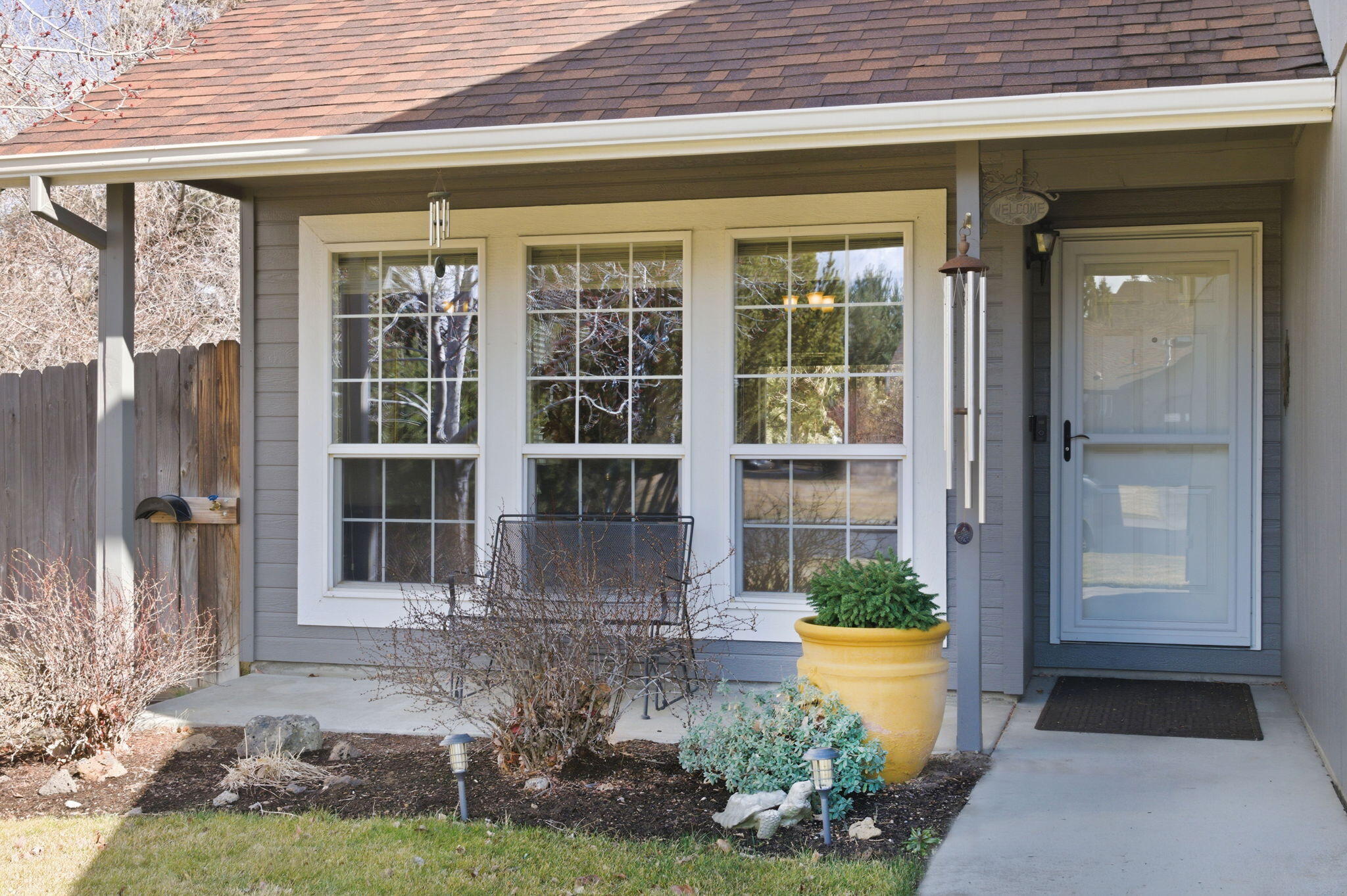 1152 NE Locksley Drive