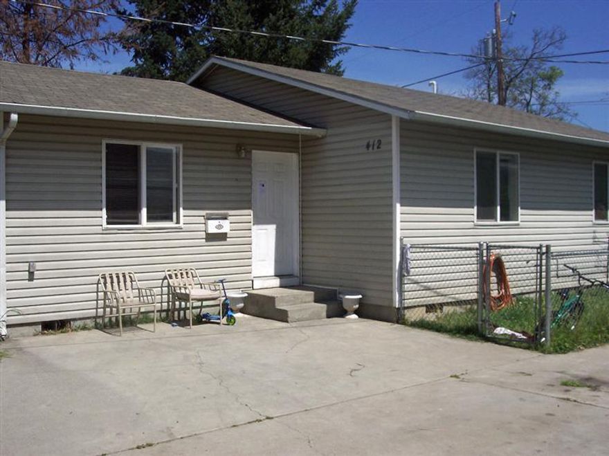 Two homes on one lot. 3-bdrm./2 ba., 1148 sq. ft. each. Great opportunity for positive cash flow.