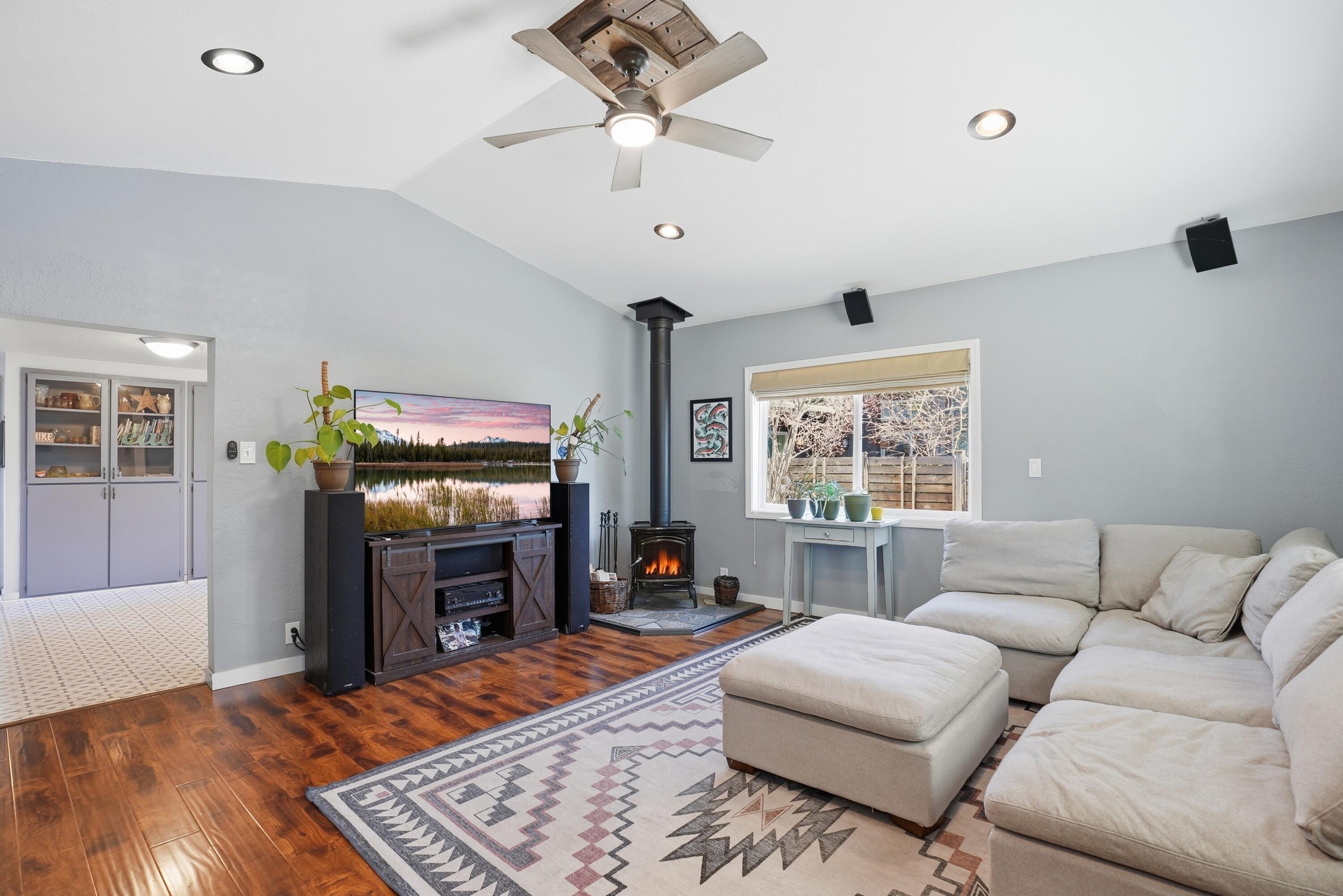 1424 NW Albany Avenue