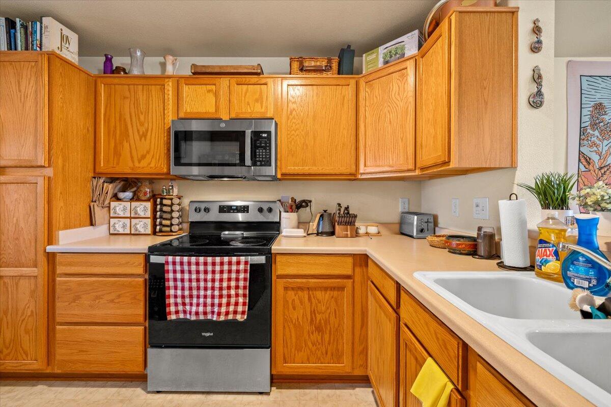 Townhomes At Oak Court Phases 1, 2, 3And 4 - Residential