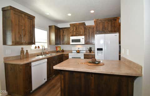 Tiny photo for 2649 NE Colleen Road, Prineville, OR 97754 (MLS # 220227248)