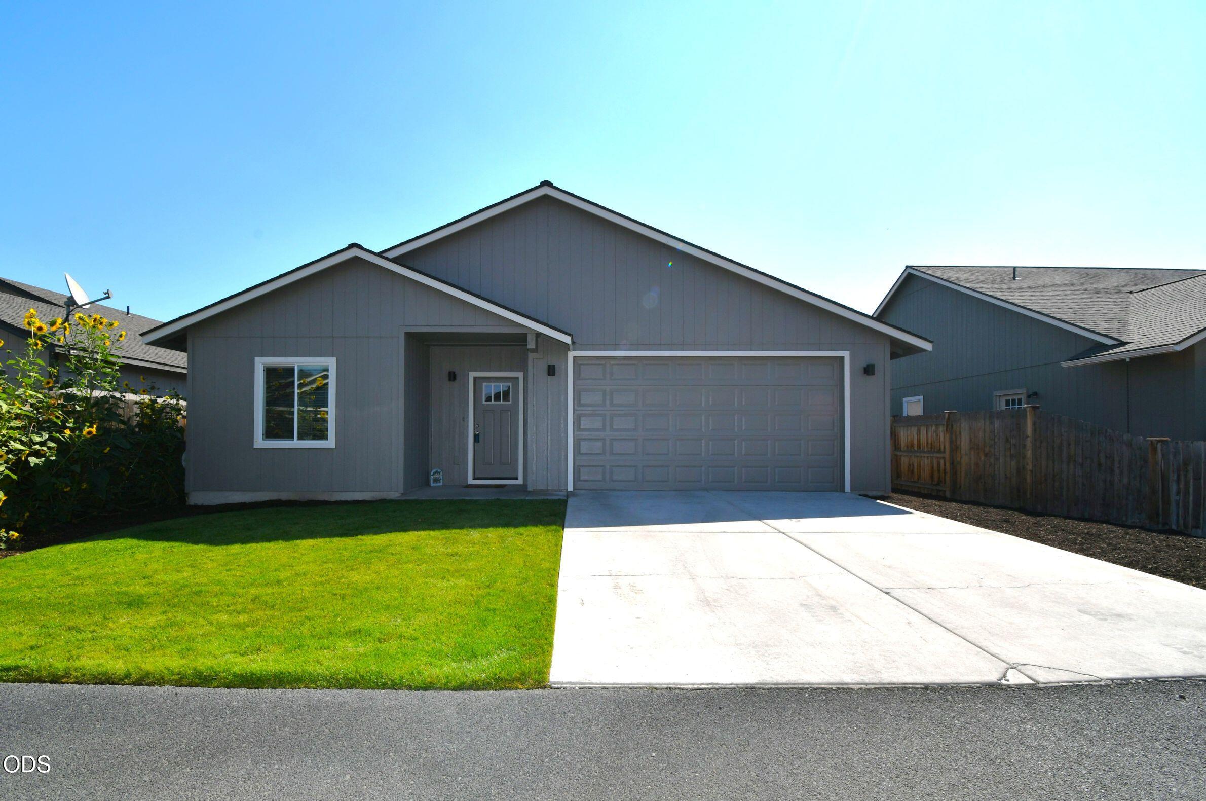 2649 NE Colleen Road