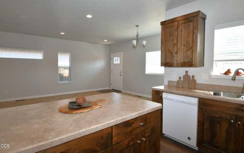 Tiny photo for 2649 NE Colleen Road, Prineville, OR 97754 (MLS # 220227248)