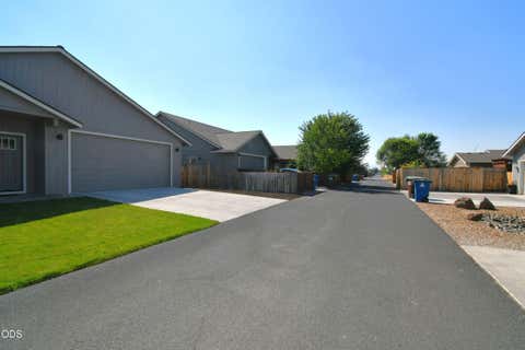 Tiny photo for 2649 NE Colleen Road, Prineville, OR 97754 (MLS # 220227248)