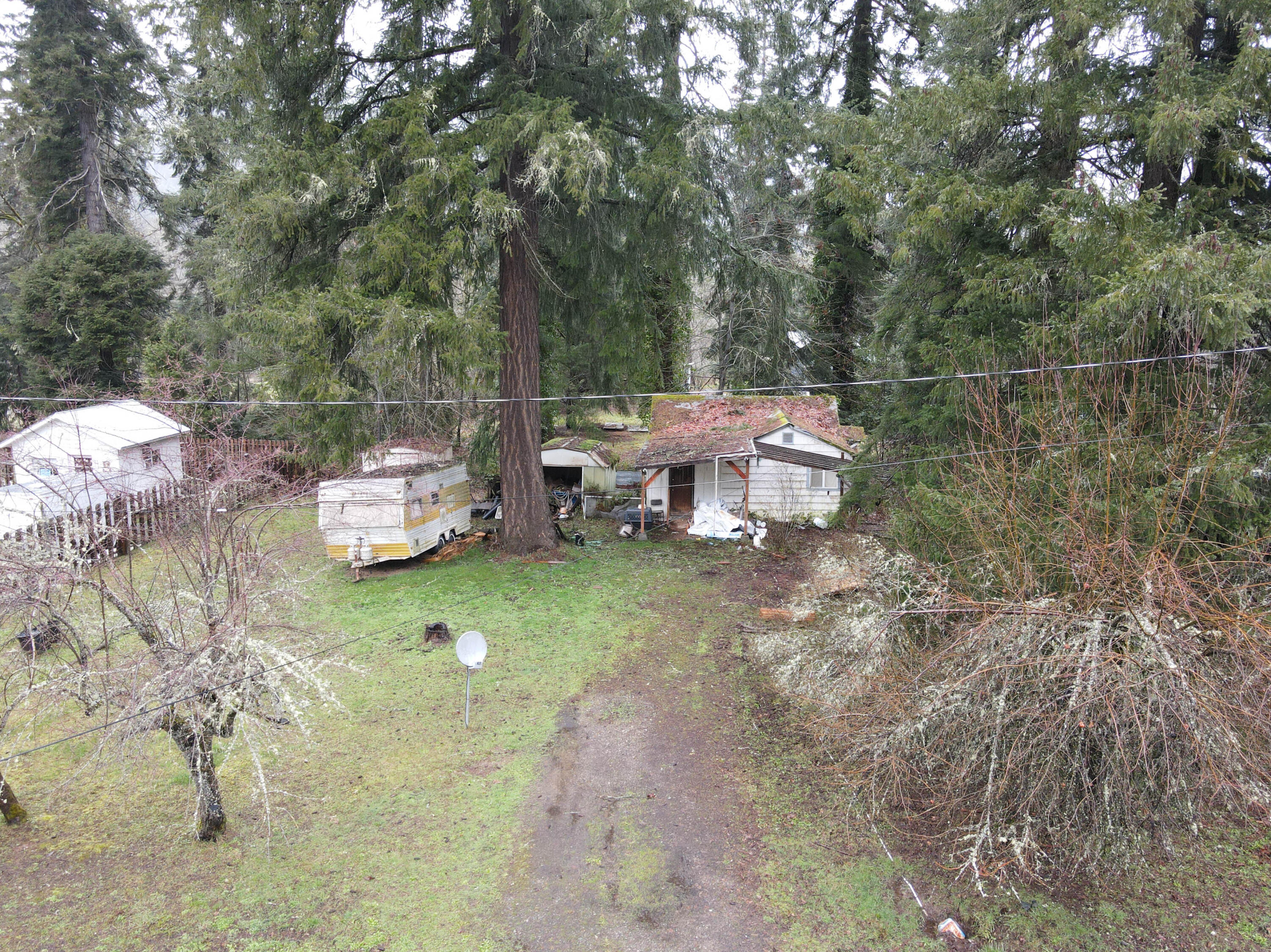 Glendale, Tow NOf Julia - Residential