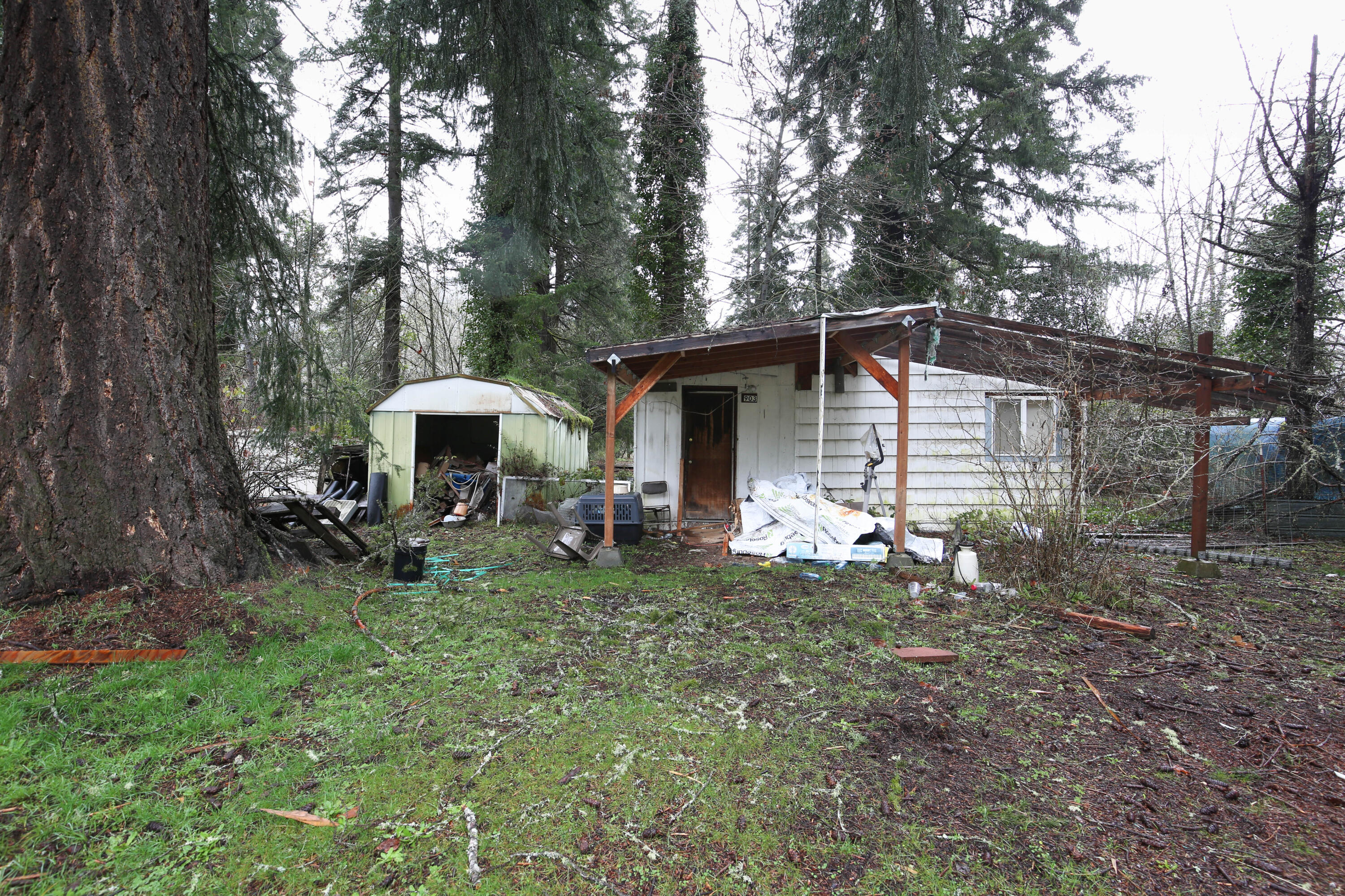 Glendale, Tow NOf Julia - Residential