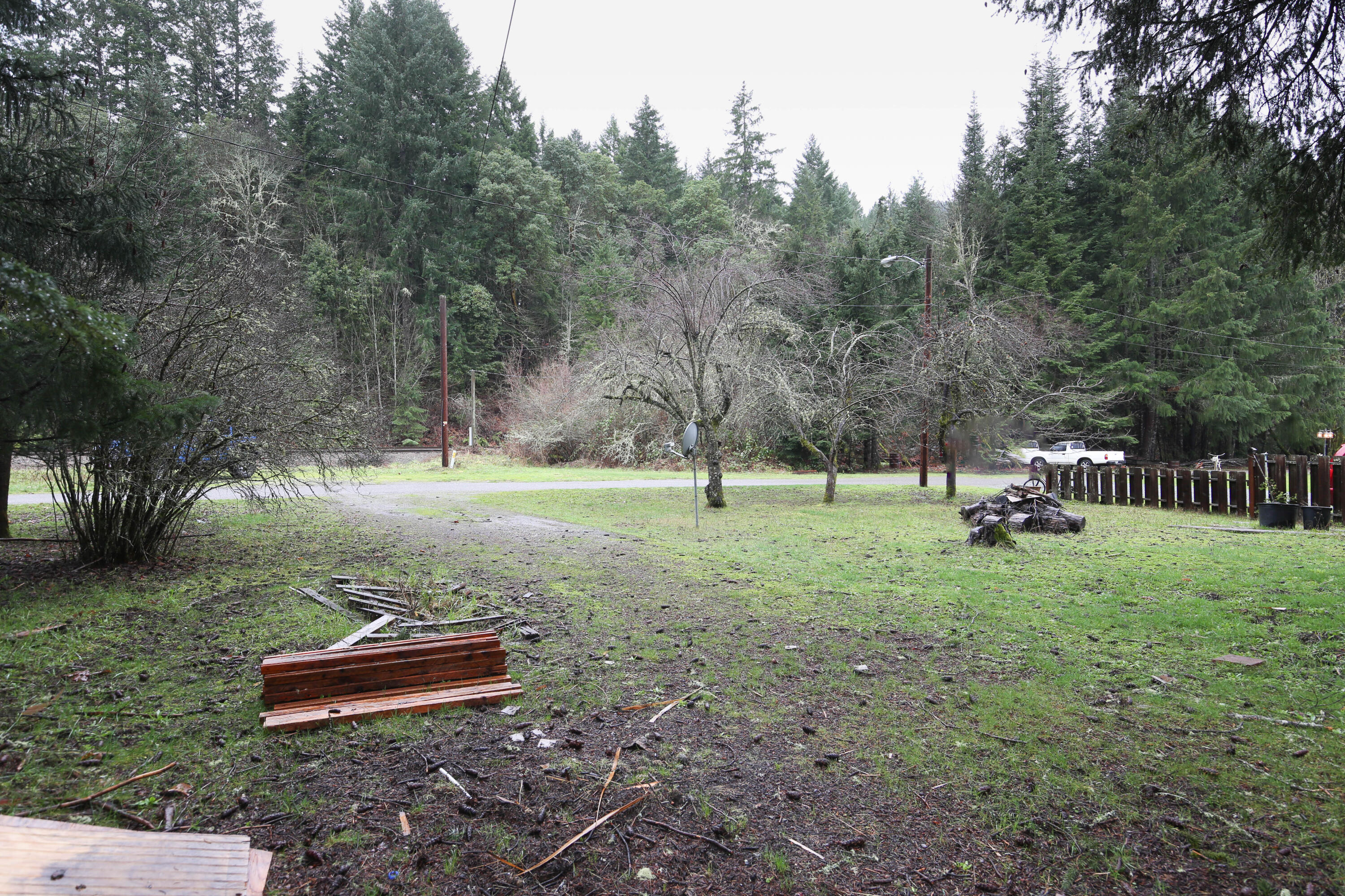 Glendale, Tow NOf Julia - Residential