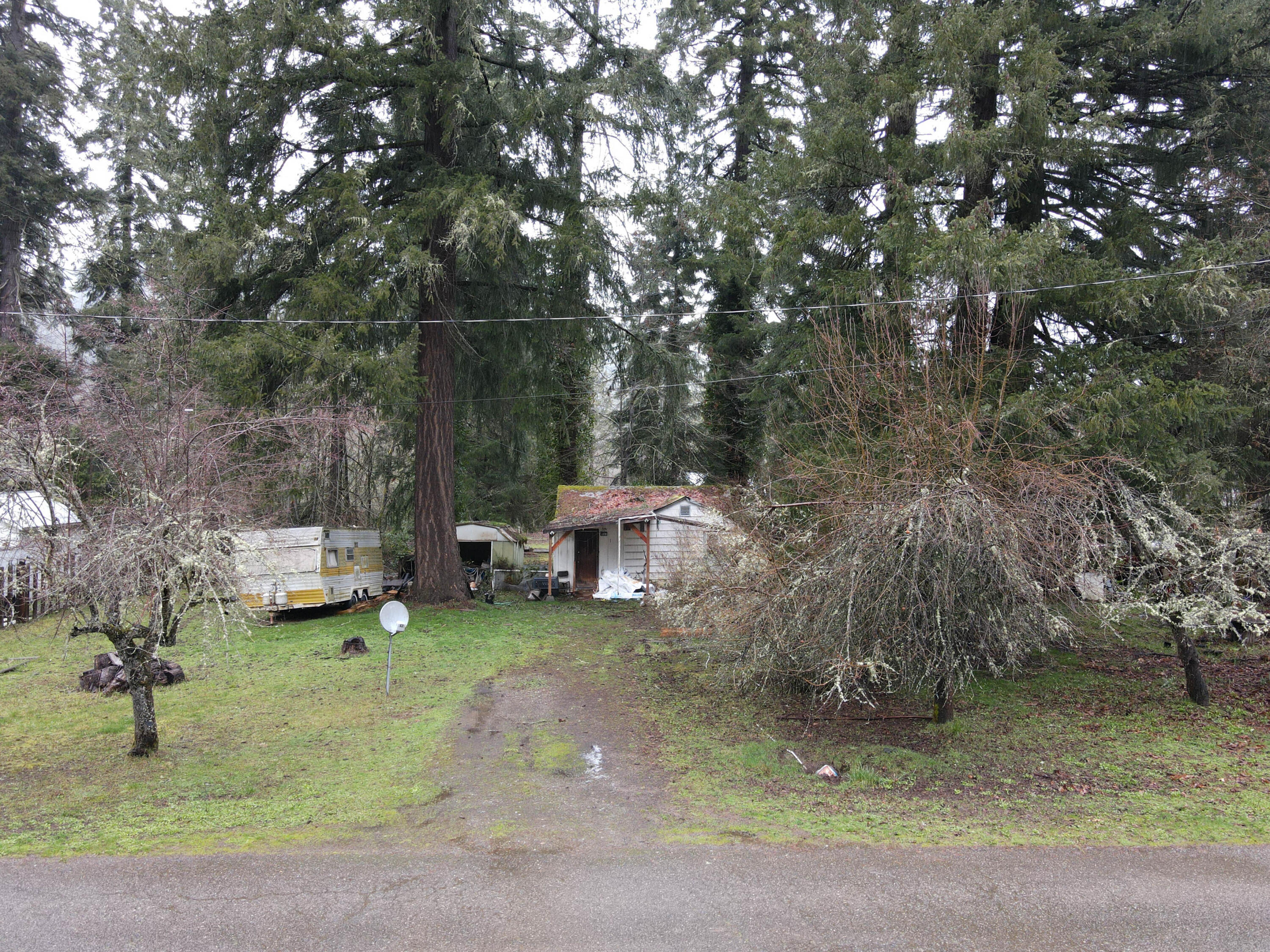 Glendale, Tow NOf Julia - Residential