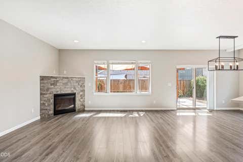 Tiny photo for 3022 NW Boxelder Avenue, Redmond, OR 97756 (MLS # 220226833)
