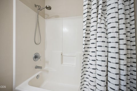 Tiny photo for 63441 Stacy Lane, Bend, OR 97701 (MLS # 220225731)