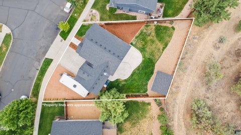 Tiny photo for 63441 Stacy Lane, Bend, OR 97701 (MLS # 220225731)