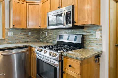 Tiny photo for 63441 Stacy Lane, Bend, OR 97701 (MLS # 220225731)