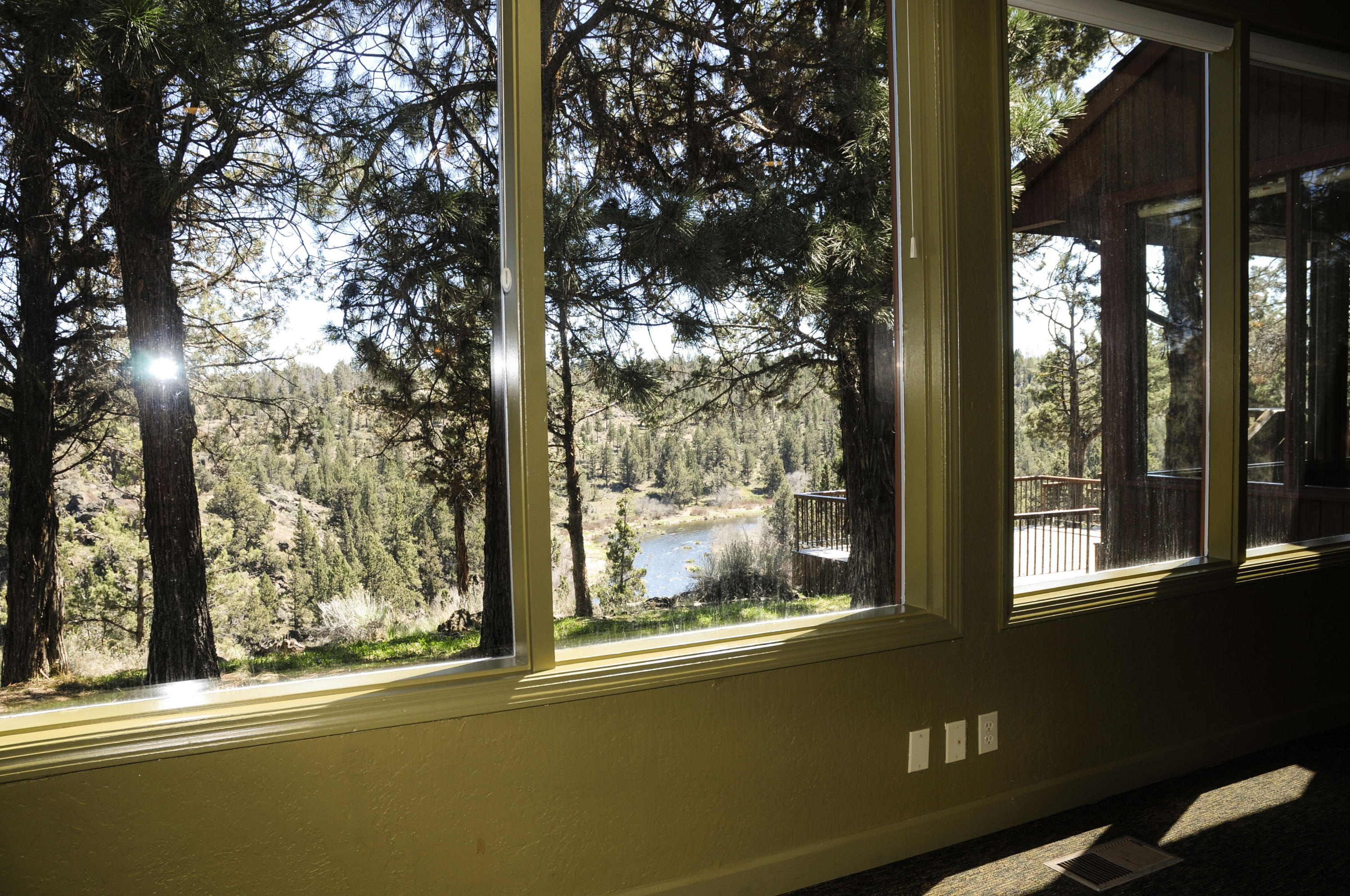 Eagle Crest - Commercial Sale