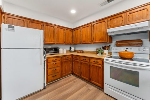 Tiny photo for 1949 Haviland Drive, Grants Pass, OR 97527 (MLS # 220212640)