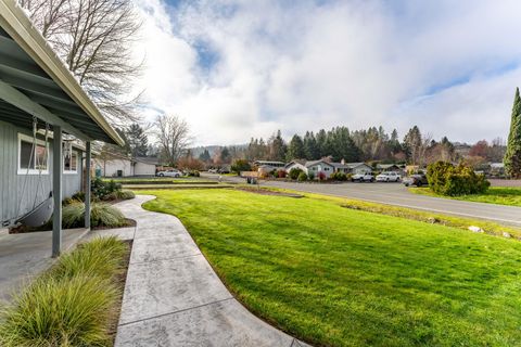 Tiny photo for 1949 Haviland Drive, Grants Pass, OR 97527 (MLS # 220212640)