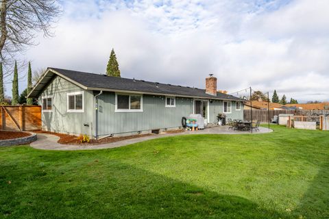 Tiny photo for 1949 Haviland Drive, Grants Pass, OR 97527 (MLS # 220212640)
